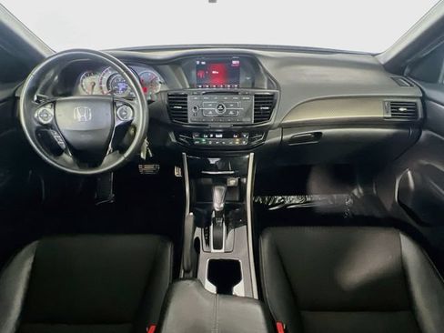 Used 2017 Honda Accord Sport image 28