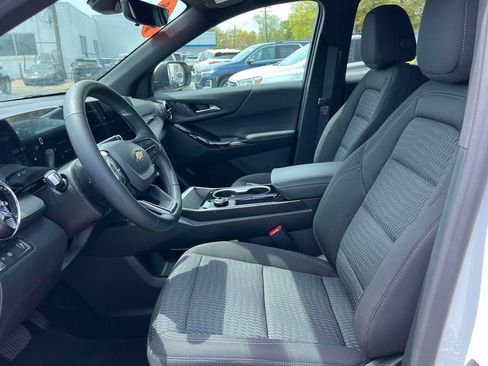 Used 2026 Chevrolet Equinox LT w/ Safety and Technology Package FWD image 17