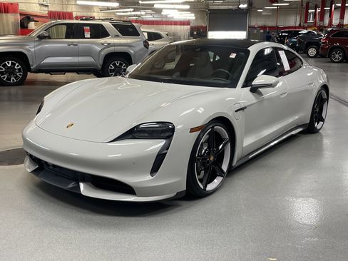 Used 2021 Porsche Taycan Turbo image 5