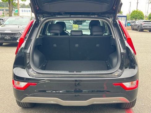 Certified 2025 Kia Niro Wind w/ Wind Preserve Package FWD image 12