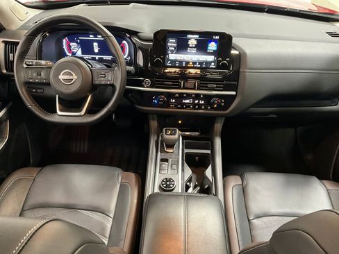 Used 2024 Nissan Pathfinder Platinum w/ Cargo Package AWD/4WD image 15