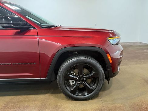 Used 2023 Jeep Grand Cherokee L Laredo AWD/4WD image 31