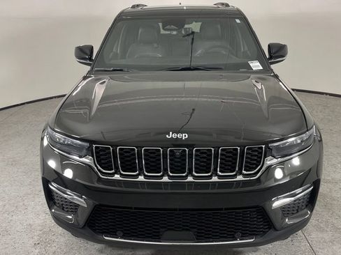 Used 2024 Jeep Grand Cherokee Limited w/ Luxury Tech Group II RWD image 8