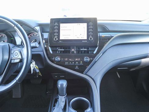 Used 2024 Toyota Camry SE image 13
