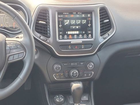 Used 2022 Jeep Cherokee Trailhawk w/ Trailer Tow Group AWD/4WD image 29