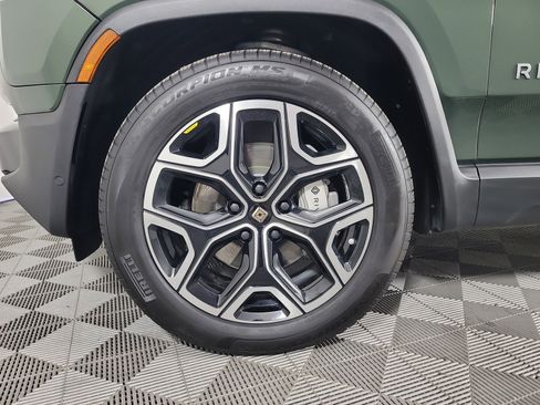 Used 2025 Rivian R1T Adventure AWD/4WD image 9