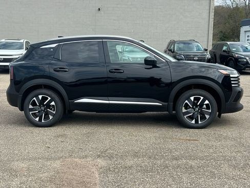 New 2026 Nissan Kicks SV w/ SV Premium Package AWD/4WD image 43