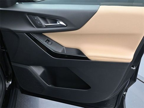 Used 2025 Chevrolet Equinox ACTIV w/ Safety and Technology Package image 9