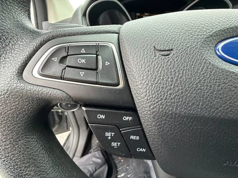 Used 2015 Ford Focus SE FWD image 18