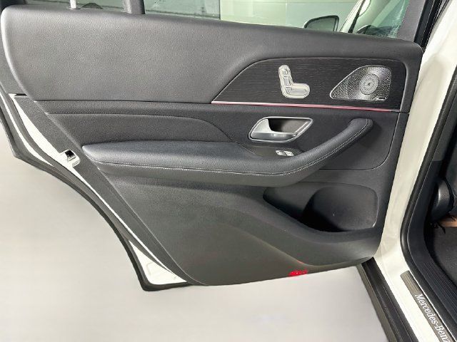 Used 2023 Mercedes-Benz GLS 450 4MATIC image 25