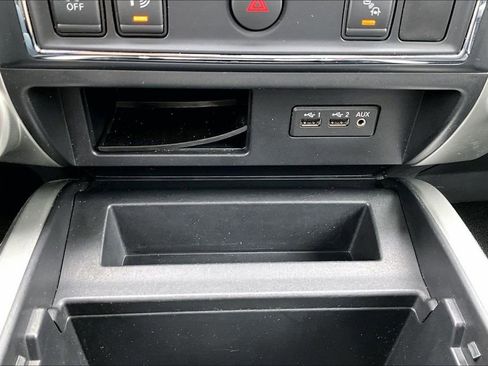 Used 2019 Nissan Titan PRO-4X image 16