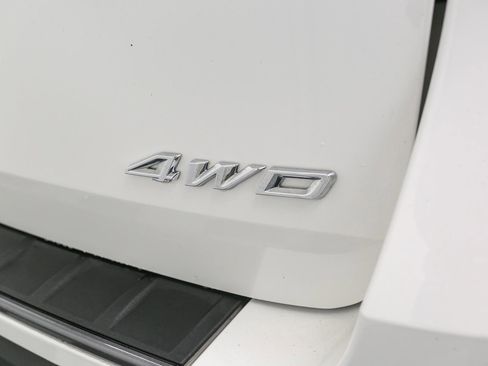 Used 2023 Ford Explorer XLT w/ Equipment Group 202A AWD/4WD image 11