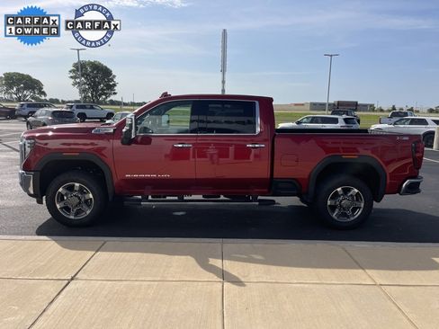 Used 2025 GMC Sierra 2500 SLT w/ SLT Premium Package image 8