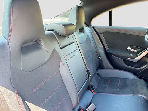 Used 2023 Mercedes-Benz CLA 250 image 24