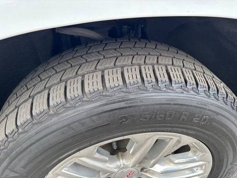 Used 2023 GMC Yukon SLT image 31