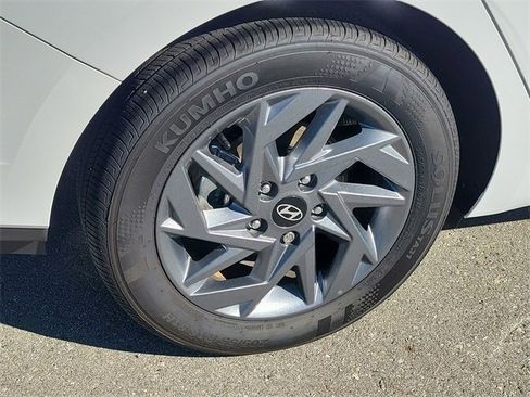 Certified 2025 Hyundai Elantra Blue image 23