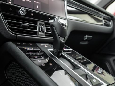 New 2026 Porsche Macan S image 27