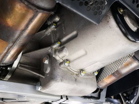 Used 2005 Ford GT RWD image 96