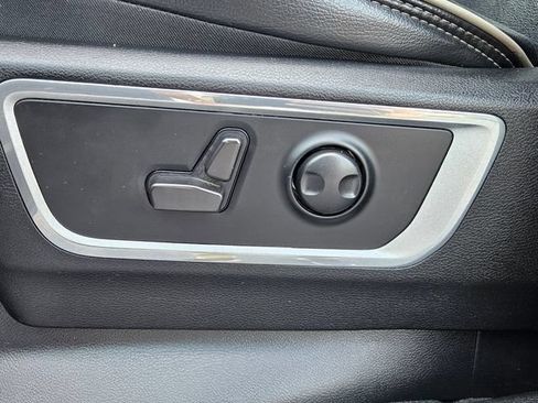 Used 2022 RAM 1500 Laramie AWD/4WD image 16