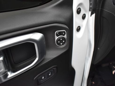 Used 2018 Jeep Wrangler Unlimited Sport S AWD/4WD image 6