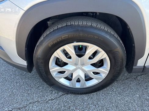 Used 2025 Toyota Corolla Cross L image 31