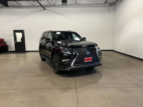 Used 2023 Lexus GX 460 Luxury w/ Sport Design Package image 1