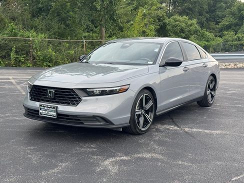 Used 2024 Honda Accord Sport image 9