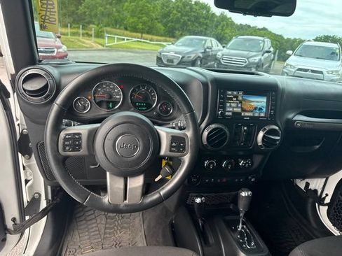 Used 2017 Jeep Wrangler Unlimited Sport AWD/4WD image 11