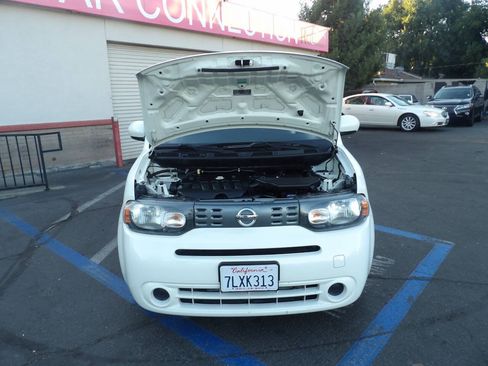 Used 2009 Nissan Cube 1.8 SL w/ Interior Designer Pkg FWD image 11