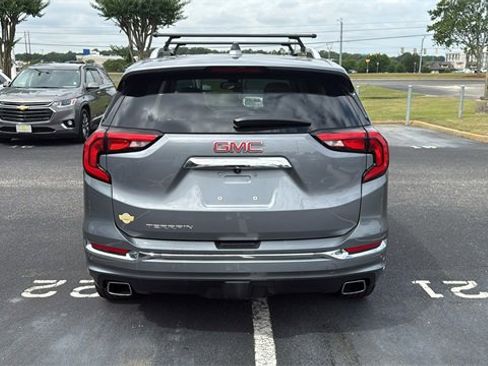 Used 2020 GMC Terrain Denali w/ Denali Premium Package image 6