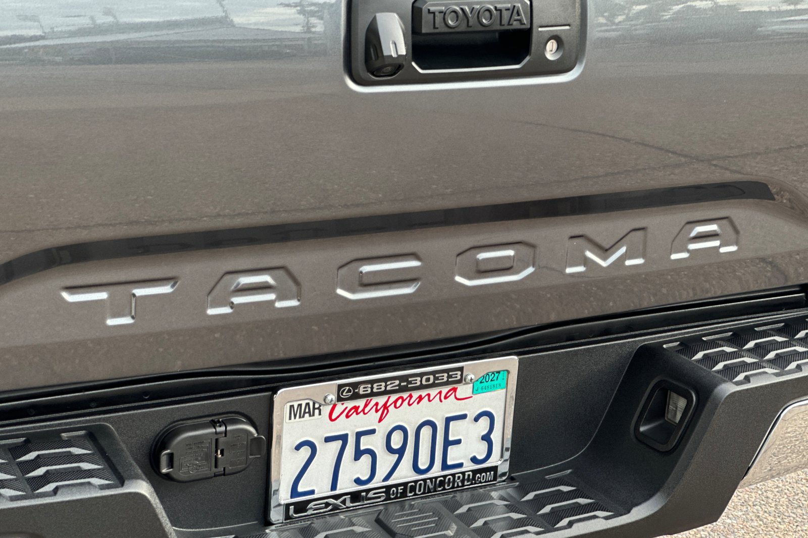 Used 2021 Toyota Tacoma SR5 AWD/4WD image 21