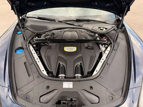 Used 2018 Porsche Panamera 4 AWD/4WD image 31