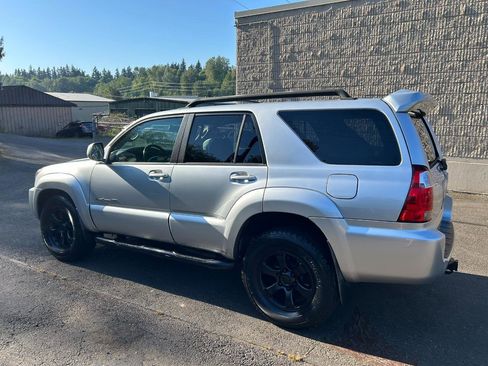 Used 2009 Toyota 4Runner SR5 AWD/4WD image 7
