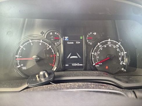 Used 2024 Toyota 4Runner SR5 Premium w/ Moonroof Package AWD/4WD image 5