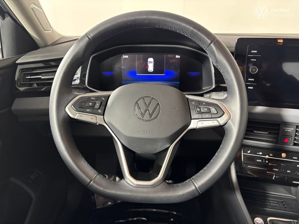 Used 2025 Volkswagen Jetta SE w/ Sunroof Package FWD image 18