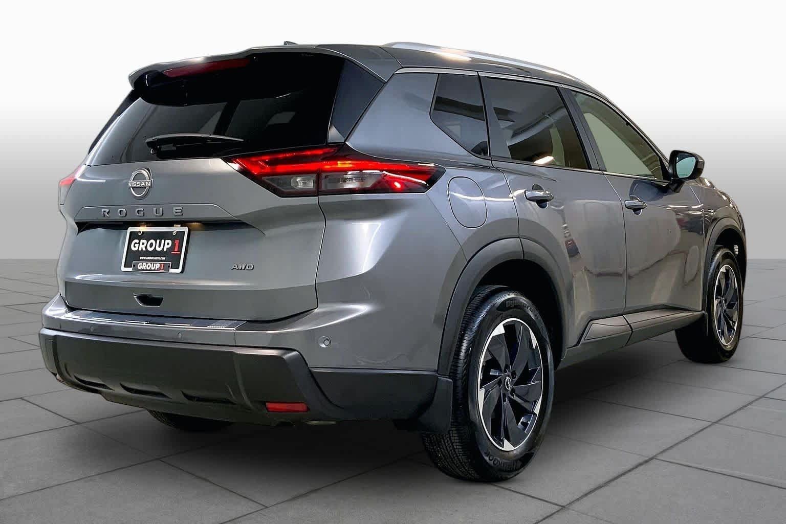 Used 2026 Nissan Rogue SV w/ SV Premium Package AWD/4WD image 12