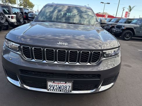 Used 2025 Jeep Grand Cherokee L Laredo RWD image 4