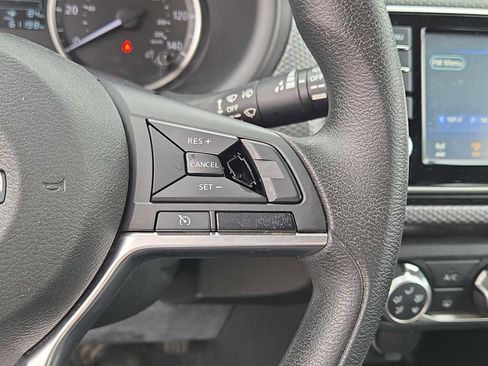 Used 2020 Nissan Kicks S image 22