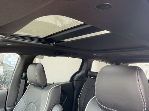 New 2026 Chrysler Pacifica Limited w/ Uconnect Theater Family Group image 13