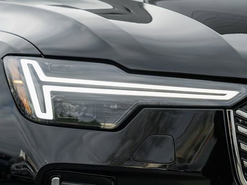 Certified 2025 Volvo XC90 T8 Core w/ Climate Package image 12