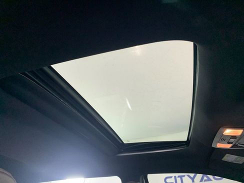 Used 2016 Toyota Tacoma Limited w/ Towing Package image 39