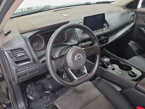 Used 2023 Nissan Rogue SV image 16