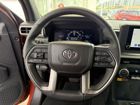 Certified 2025 Toyota Tacoma PreRunner image 24