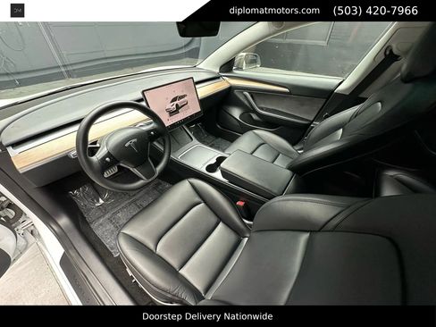 Used 2022 Tesla Model 3 Performance image 16