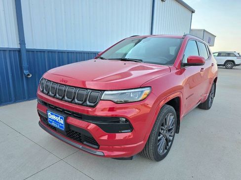 Used 2022 Jeep Compass Limited w/ (RED) Package AWD/4WD image 2