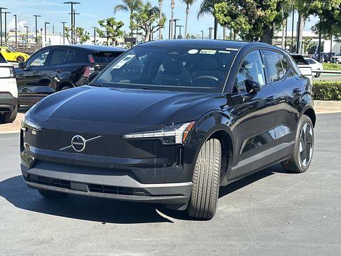 New 2026 Volvo EX30 Plus image 3