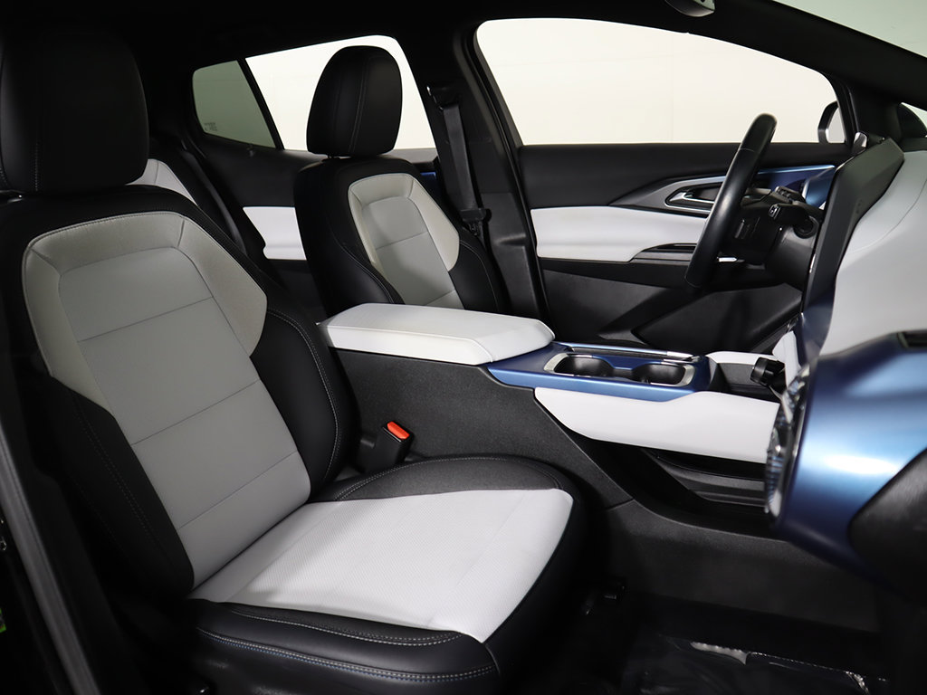 Used 2026 Chevrolet Equinox EV LT FWD image 31