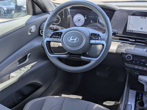 Used 2024 Hyundai Elantra SEL FWD image 16