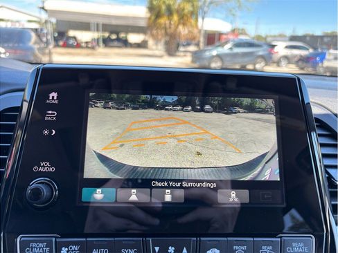 Used 2023 Honda Odyssey Touring image 29