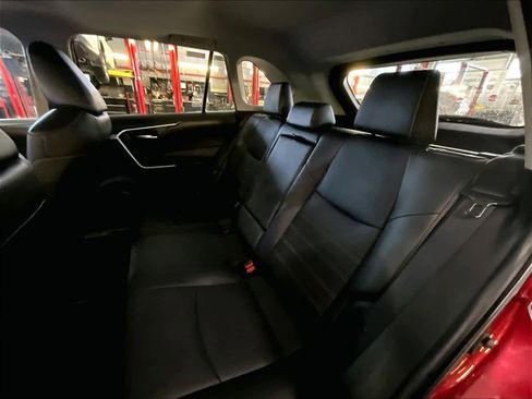 Used 2023 Toyota RAV4 XLE Premium image 15